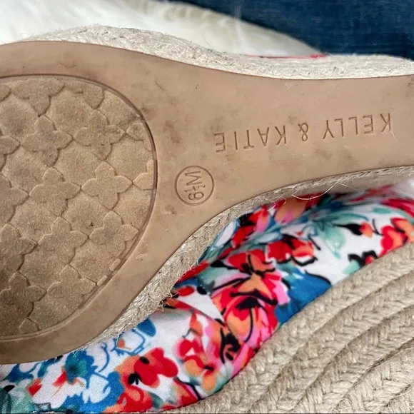 Floral Kelly & Katie Wedges - lightly worn - 6.5 - Picture 7 of 7